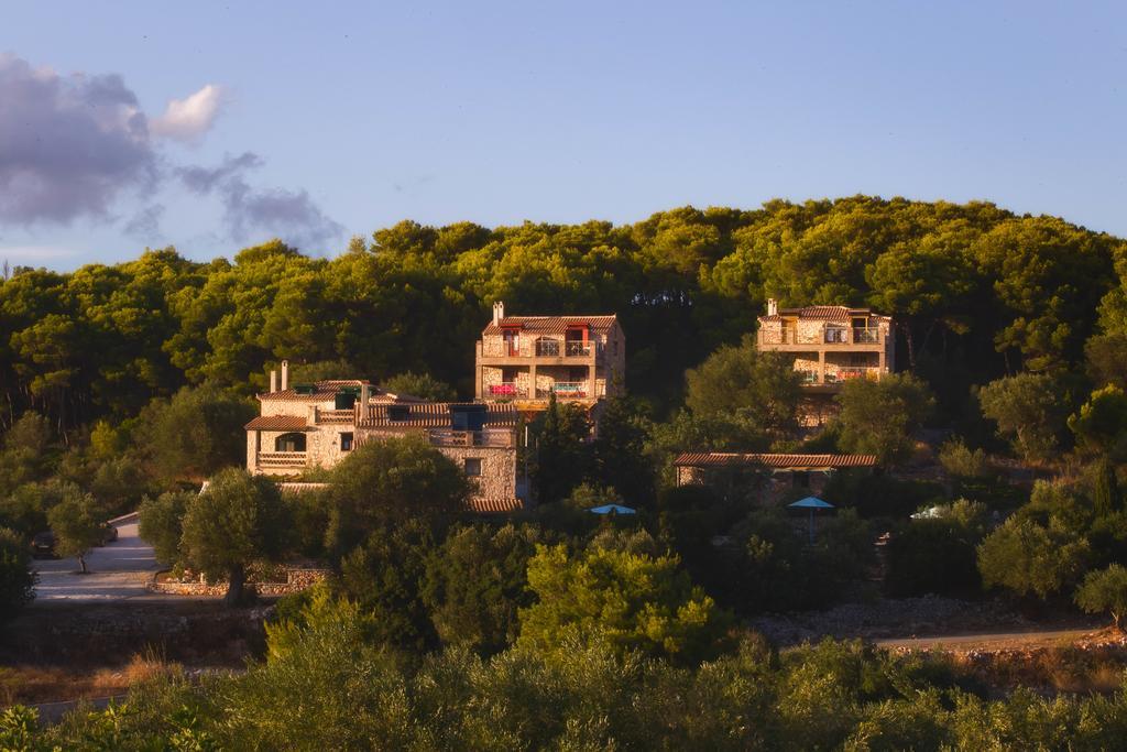 Revera Traditional Stone Villas, Apartments & Studios Keri ภายนอก รูปภาพ