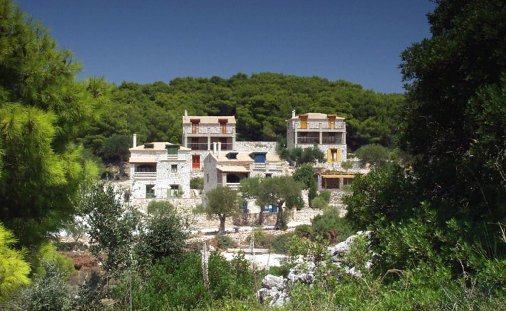 Revera Traditional Stone Villas, Apartments & Studios Keri ภายนอก รูปภาพ